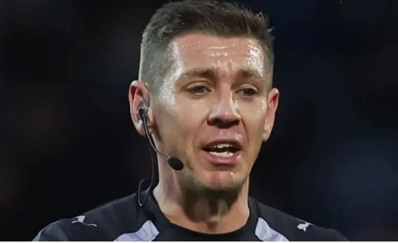 Premierliga e ‘dënon’ referin e VAR-it, pas gabimit në derbin e Manchesterit