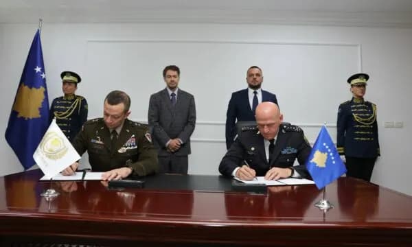 Komandanti i ISF zbarkon në Kosovë, nënshkruhet marrëveshja për participimin e FSK në misionin në Gaza