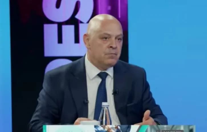 Gjini godet Gërvallën për sulmet ndaj familjes Haradinaj: Ka vjellë vrer kundër njerëzve që e kanë oborrin të mbushur me varre
