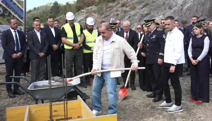 Vendoset gurthemeli i obeliskut të Heroit, Afrim Bunjaku