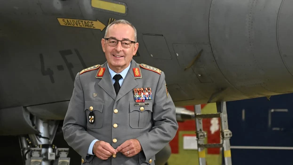 Shërbeu edhe në Kosovë dhe ndihmoi FSK-në: Kush është gjenerali gjerman Carsten Breuer, i cili do të drejtojë Komitetin Ushtarak të NATO-s?