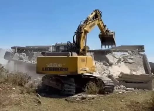 Aksion në Rezallë të Zubin-Potokut, rrënohen objekte pa leje