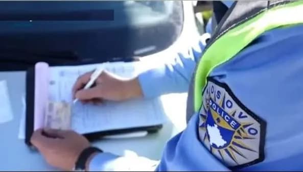Policia shqipton mbi 2 mijë gjoba trafiku brenda 24 orëve të fundit