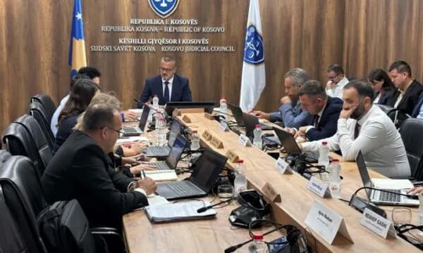 Gjendje e rënduar e buxhetit, KGJK: Cenohet pavarësia e gjyqësorit, do të shqyrtohet mundësia e dërgimit në Kushtetuese