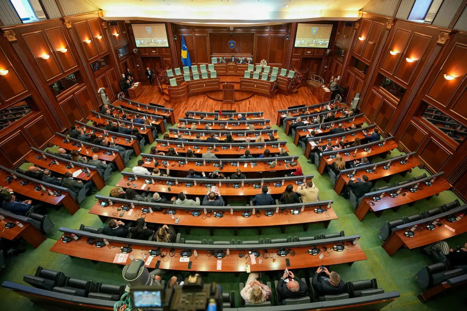 Raportohet se ka nisur mbledhja e nënshkrimeve nga deputetët për zhbërjen e Gjykatës Speciale
