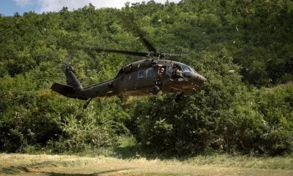 KFOR zhvillon stërvitje me helikopterë në kampin “Sparta” në Deçan