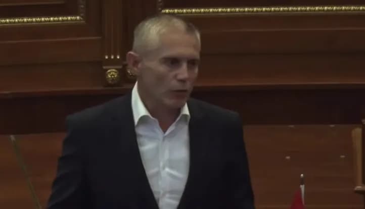 Ramadani: Deputetët e VV-së s’kanë të drejtë as të flasin, e as të mendojnë vet, të lutemi për lirinë e tyre