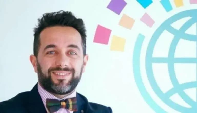 “Turp historik”, Muharremi kritikon mungesën e krerëve të institucioneve në Marshin për Liri