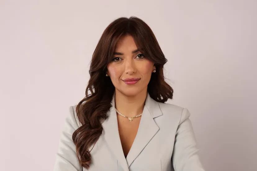 Albulena Haxhiu: Mbrojtja e ish-drejtuesve të UÇK-së nuk bëhet duke shpallur kundërshtarët “spiunë” e “tradhtarë”