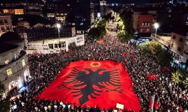 Përparim Rama e shpërndan fotografinë virale të protestës për ish-krerët e UÇK-së