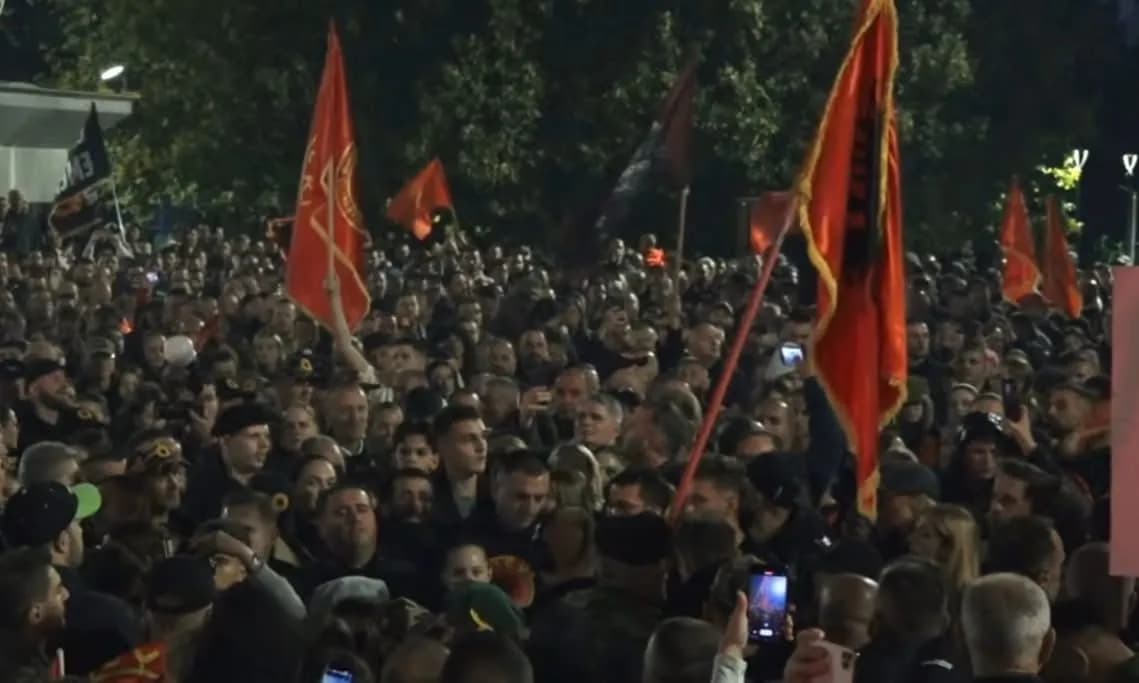 Nipi i Fahri  Fazliut në natën e 11-të të protestës: Kërkojmë drejtësi dhe dinjitet për çlirimtarët tanë