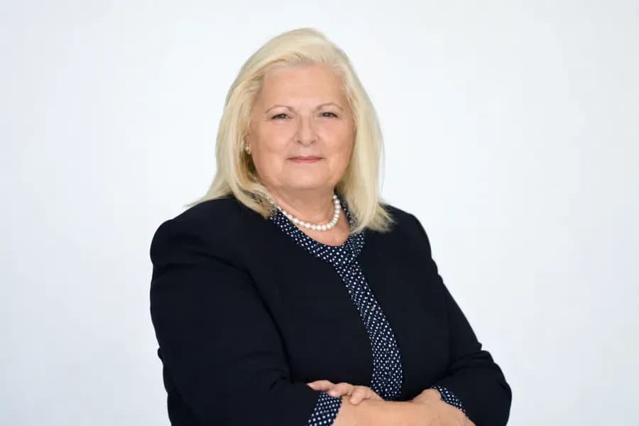 Sot i jepet lamtumira e fundit Flora Brovinës