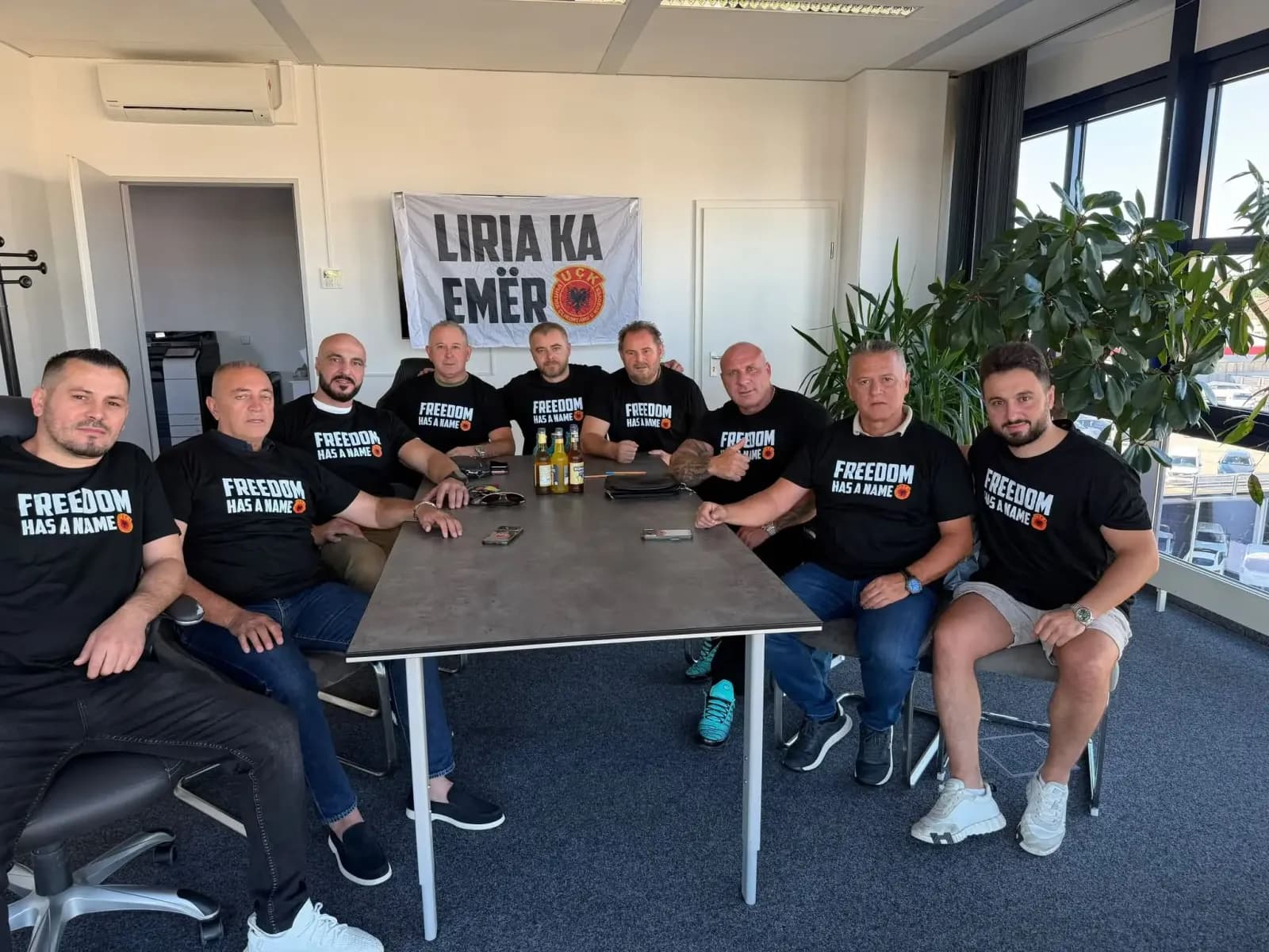 Mërgata niset drejt Hagës për vendimin e madh ndaj çlirimtarëve