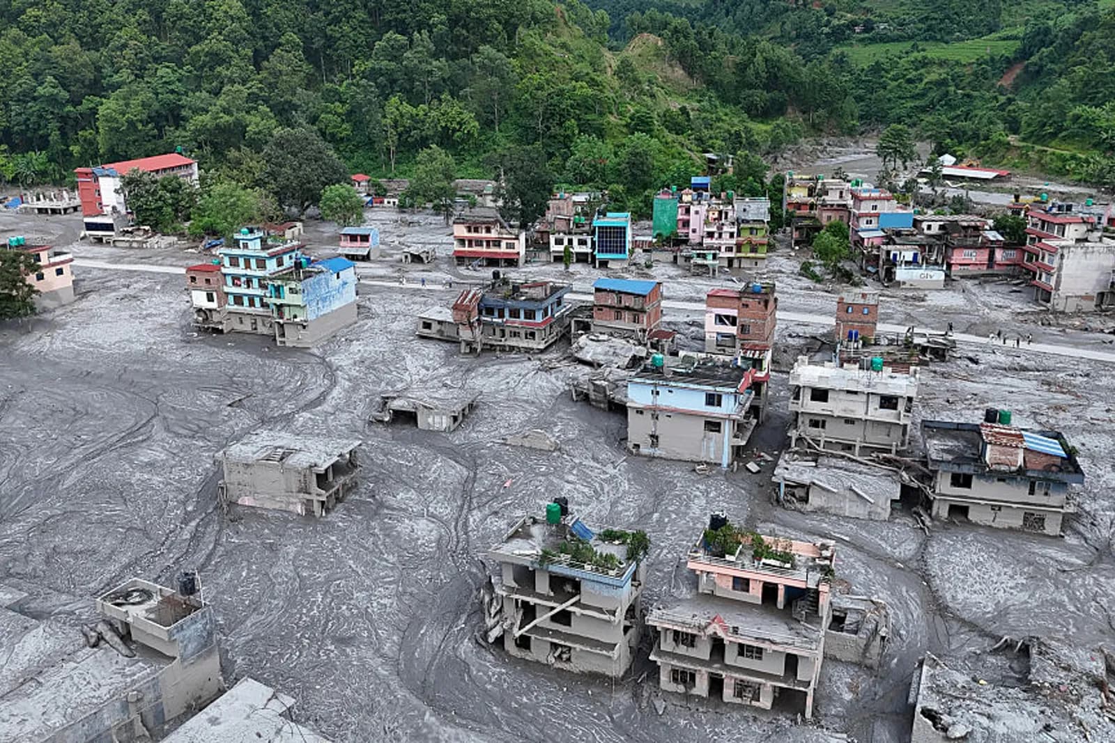 Katastrofa në Nepal, numri i të vdekurve arrin në 1,287 dhe mijëra të tjerë rezultojnë të humbur