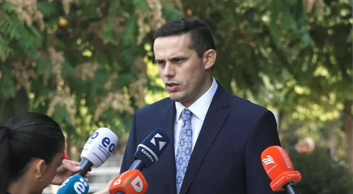 Përparim Gruda akuzon Armend Mujën se gënjeu publikisht për analizat e qumështit Vita: Në një vend normal kish shku në burg