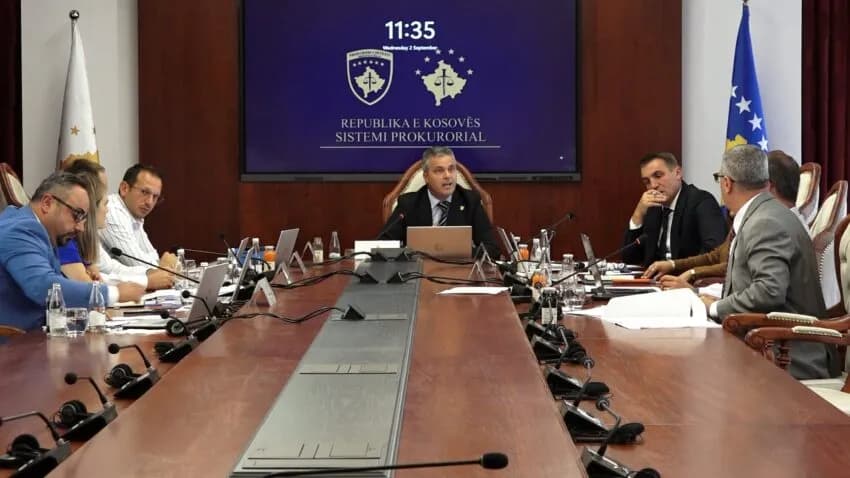 Gashi- Isufajt: Ka kaluar koha kur anëtarët kanë raportuar para kryeprokurorit, i përgjigjesh pyetjeve të anëtarëve