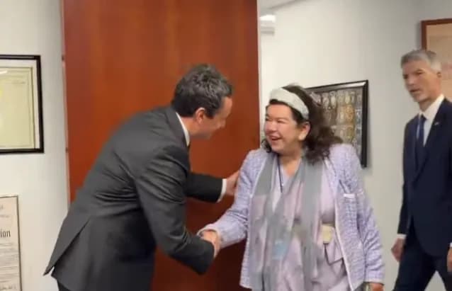 Kurti në SHBA takohet me të Dërguarën e Posaçme të Mbretërisë së Bashkuar: Shpreha shqetësimin për dënimet e rënda dhe të padrejta ndaj ish-drejtuesve të UÇK-së