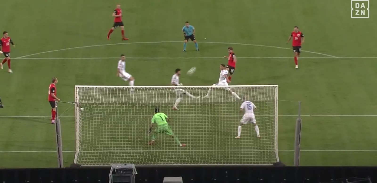 Dellova shpëton gol të sigurt, Austria mbetet veç me një gol në epërsi