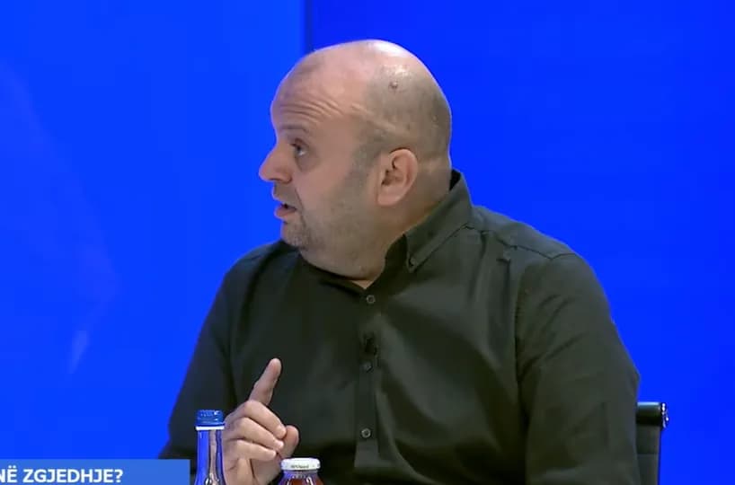 “Dyfytyrësi e hipokrizi”, Mushkolaj: VV-ja vetë ka folur për “popull serb” në Kosovë