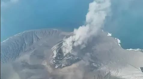 Shpërthimi i vullkanit paralizon Indonezinë, 270 mijë pasagjerë të bllokuar, anulohen mbi 2 mijë fluturime