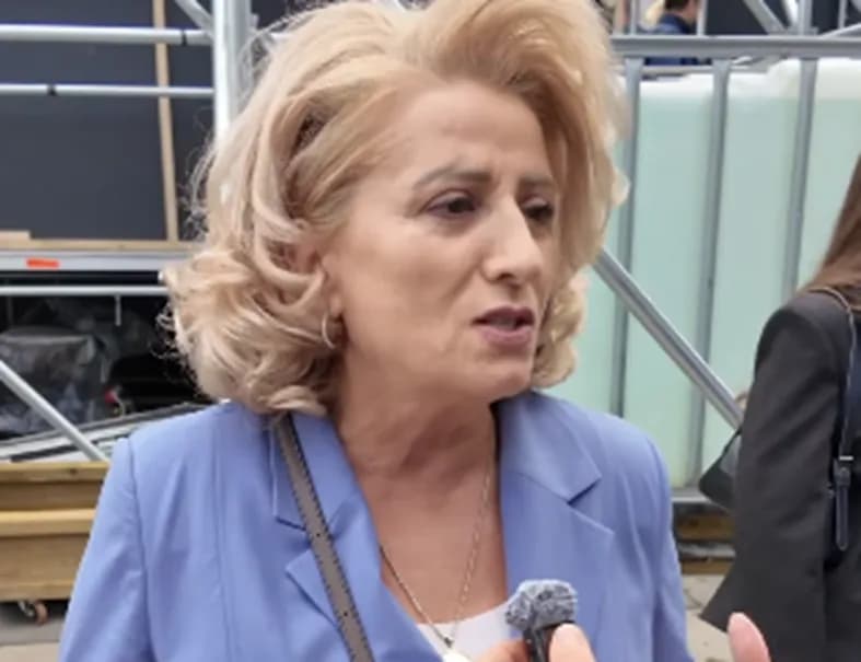 Shkurte Fejza nga marshi në Prishtinë: Urojmë që kjo të jetë finalja