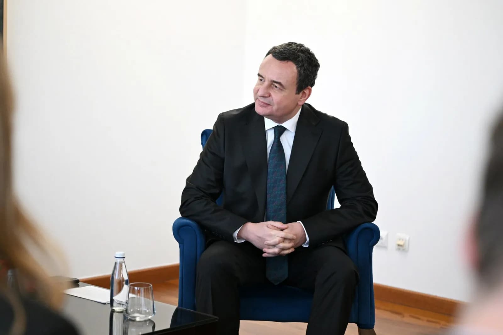 Kurti takohet me zëvendëspresidentin e EIB-së, diskutojnë investimet në shëndetësi dhe infrastrukturë