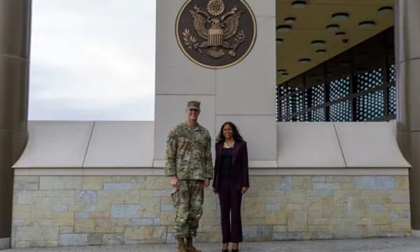 Takimi i Prattipatit me komandantin e NATO’s për Evropë, ambasada: Riafirmon përkushtimin e KFOR’it për siguri