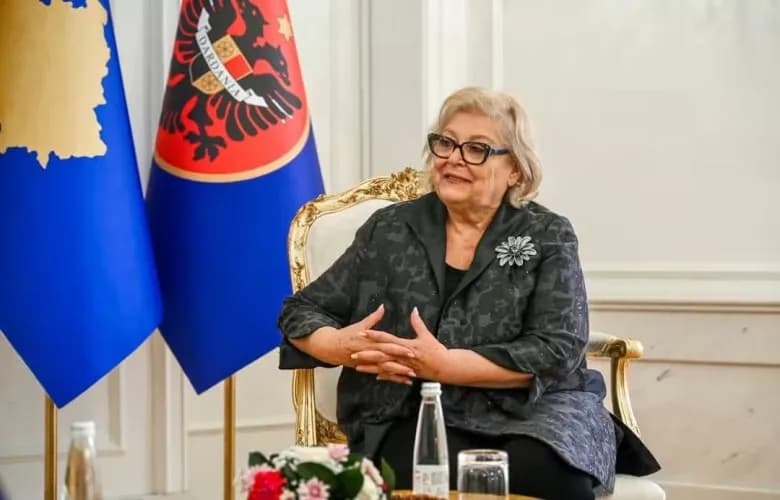 Mbreti i Suedisë dhe presidentët e Hungarisë e Letonisë urojnë Presidenten