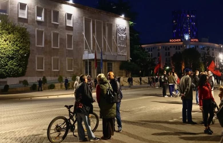 Protesta në Tiranë hyn në ditën e 17