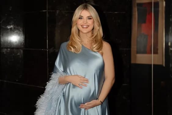 Afrona si pehri, shkëlqen në javët e fundit të shtatzënisë