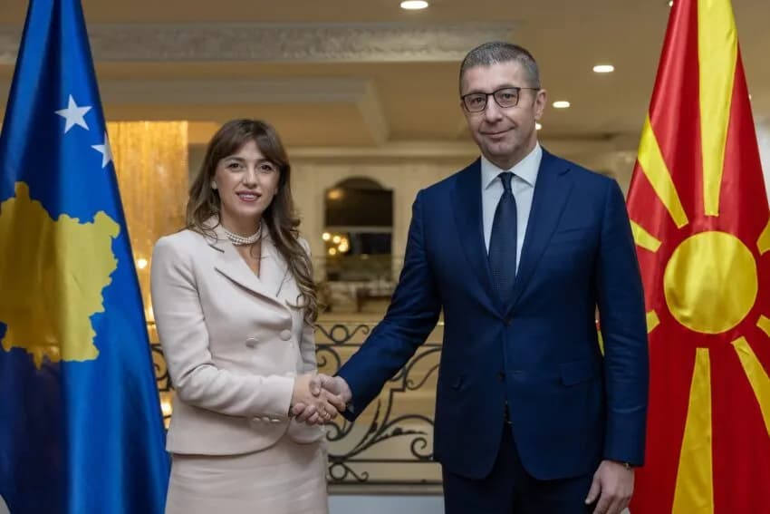Mickoski pret Haxhiun: Folëm për avancimin e bashkëpunimit dhe forcimin e marrëdhënieve mes dy vendeve