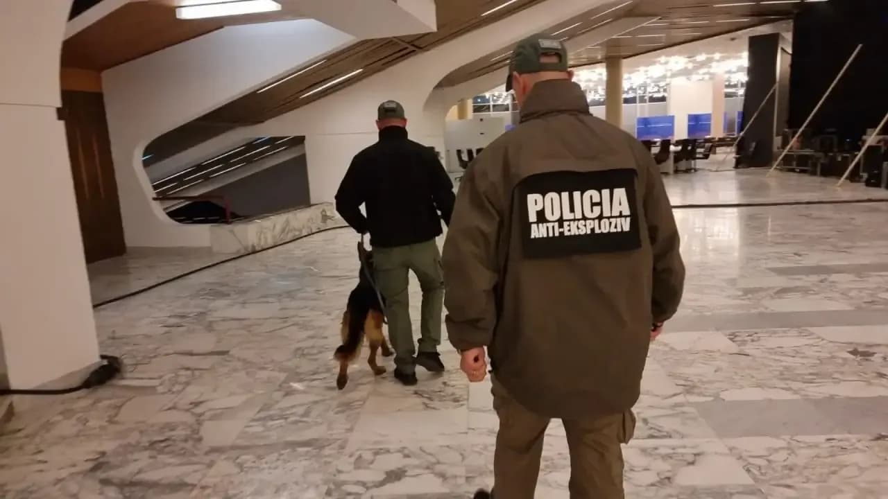 Policia e Shqipërisë konfirmon mesazhet kërcënuese për eksploziv: Po kryhen verifikimet dhe veprimet e nevojshme hetimore