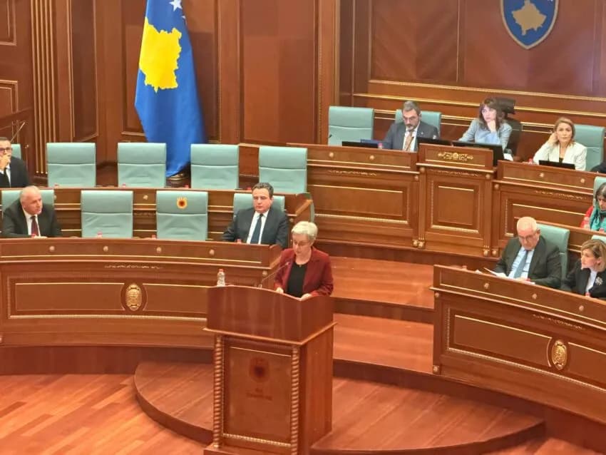 U kërkua dorëheqja e Gërvallës pas vrasjes së Arlinda Zekajt, ministrja pranon se institucionet mund të mos e kenë kryer detyrën