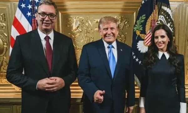 Bashkëshortja e Vuçiq poston foton me Trump: Ia vlente të prisje 10 ditë