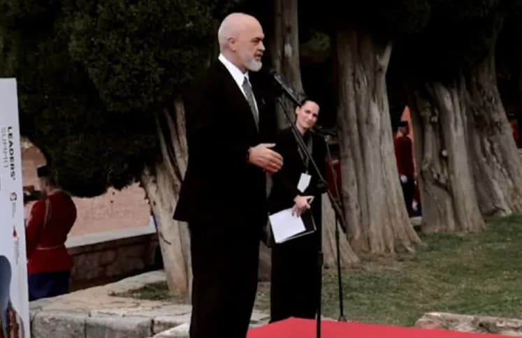 ​Rama ironizon para mediave në Procesin e Berlinit: Çfarë duhet të bëj, të këndoj?