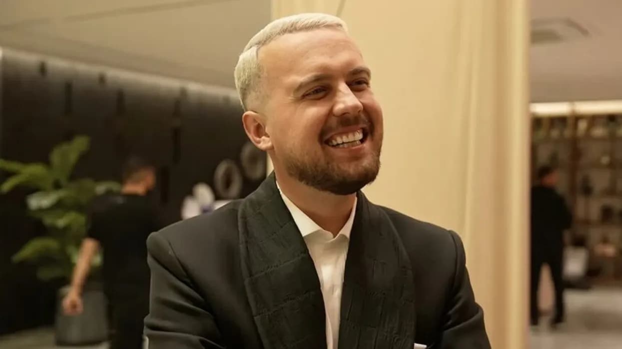 Kushtrim Kelani thotë se 200 veta i shkuan pa ftuar në dasmë