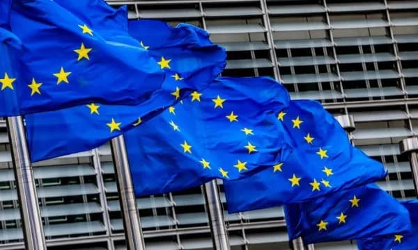 BE pas ndryshimit politik në Serbi: Obligimet e Dialogut me Kosovën mbeten të njejta, procesi s’varet nga individët politikë