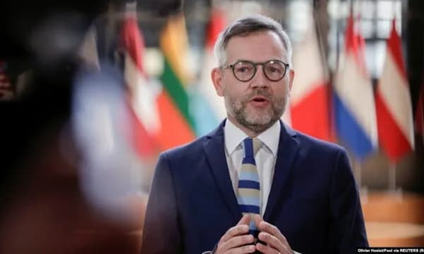 Ish-ministri gjerman i reagon Daçiqit për “valvitjen e flamurit serb mbi Prizren”: E gjora Serbi, kjo çon në luftë