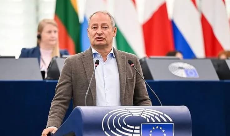 “Jam i shqetësuar, dhuna s’është zgjidhje pavarësisht nga vjen” – reagon raportuesi për Shqipërinë në PE