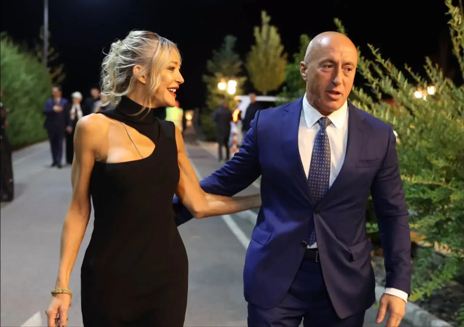 Haradinaj uron Kushtrimin dhe Aurorën për martesën: Shumë fat e lumturi