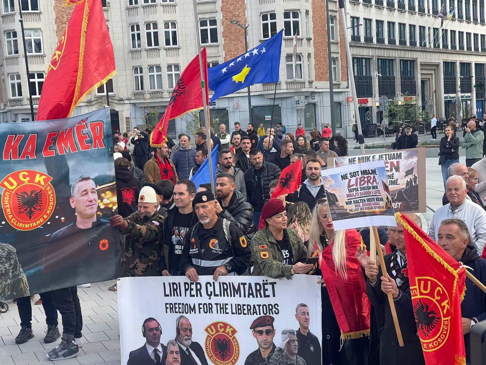 Protestë në Bruksel kundër vendimit të Gjykatës Speciale ndaj ish-krerëve e UÇK-së