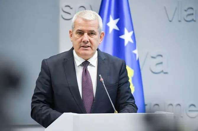 Suspendimi i 3 zyrtarëve policorë, Sveçla: Nuk do të lejojmë njollosjen e Policisë së Kosovës