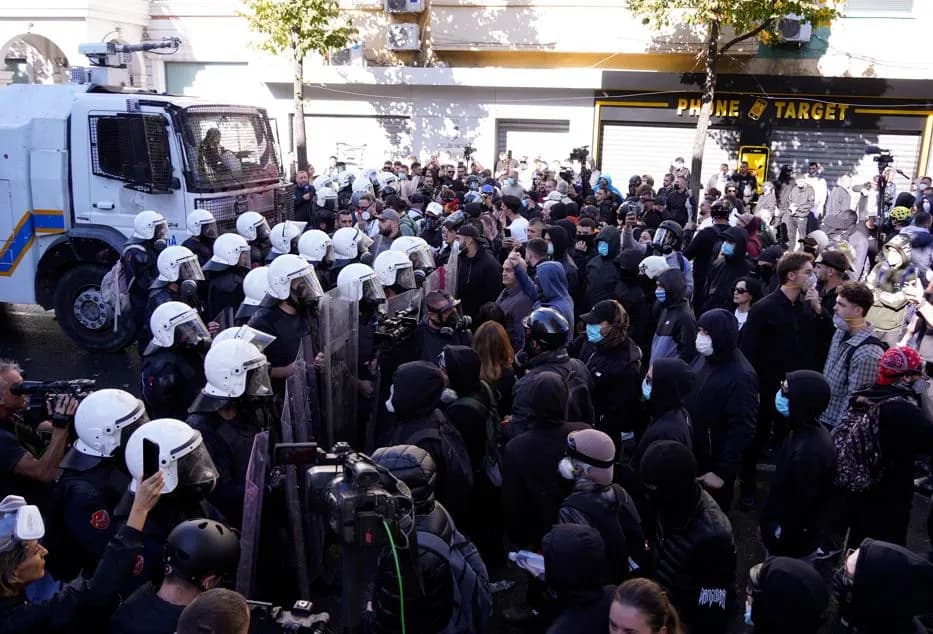 Garantim i rendit apo tejkalim i forcës? Pretendimet për ndërhyrjet e policisë në protesta