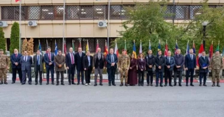 Kreu i KFOR-it takon delegacionin e Asamblesë Parlamentare të NATO-s