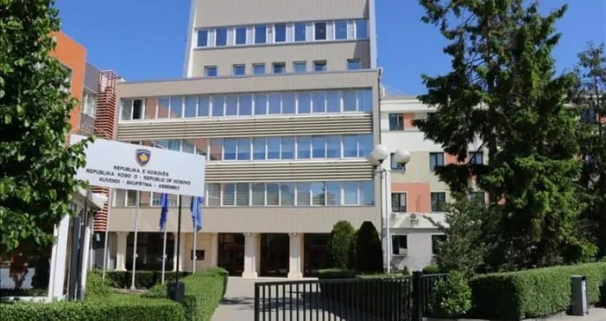 Mblidhen dy komisione parlamentare, në fokus buxheti i vitit 2026 dhe plani i punës