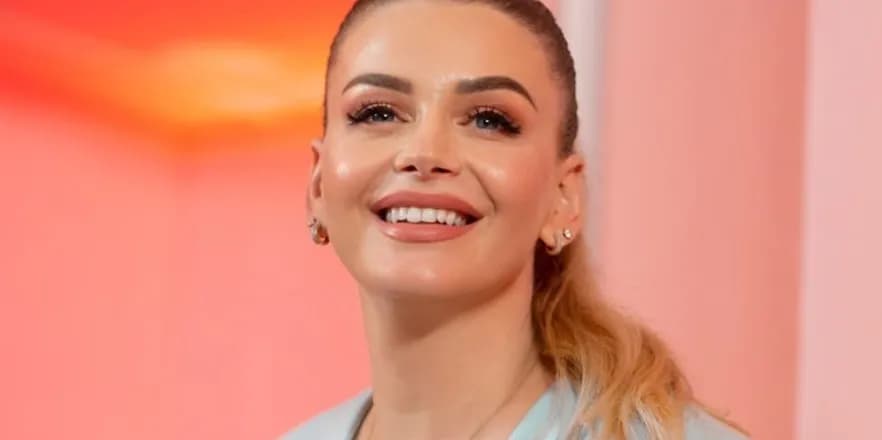 Këngëtarja e njohur thotë se po provon të bëjë fëmijë përmes IVF-it