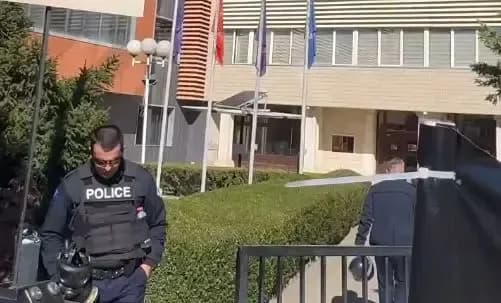 Shtohet prania e njësive policore para Kuvendit