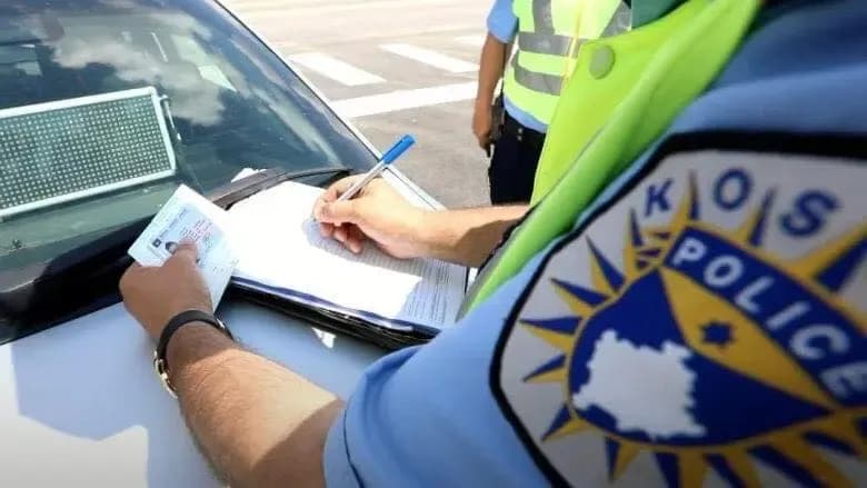 Gara të paligjshme shpejtësie në Pejë, dy shoferë dënohen me 500 euro - u ndalohet vozitja