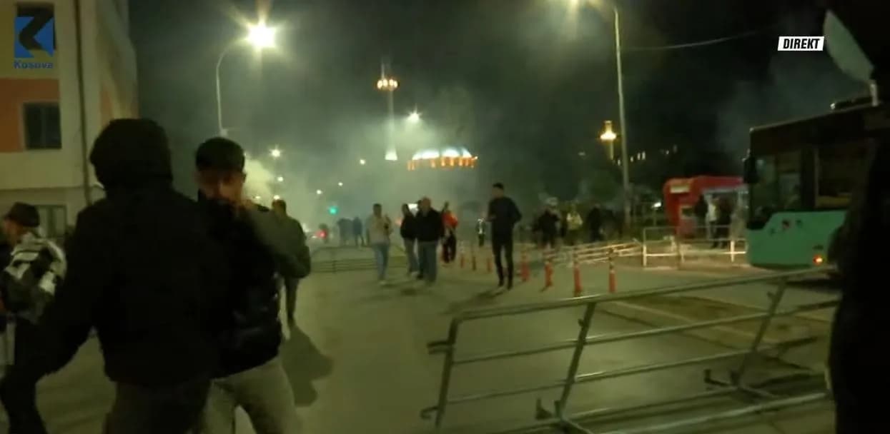 Përshkallëzohet protesta: Qytetarët barrikadojnë rrugët
