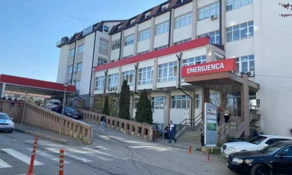 Rrahje në Leposaviq, dy persona bëhen për spital